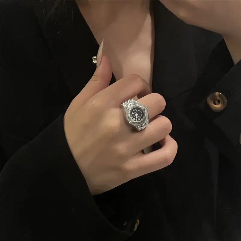 Bague-montre à quartz pour femme et homme.